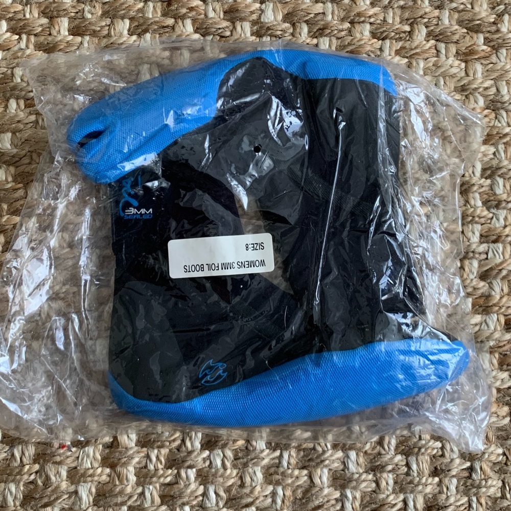 NWT women’s swim boot